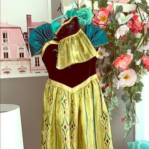 Cute little girls Anna dress with matching dollset